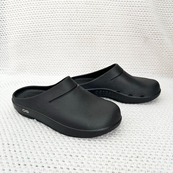Oofos OOcloog Black Matte Closed Toe Slip On Recovery Clog M6-W8 Unisex Read - Picture 1 of 8